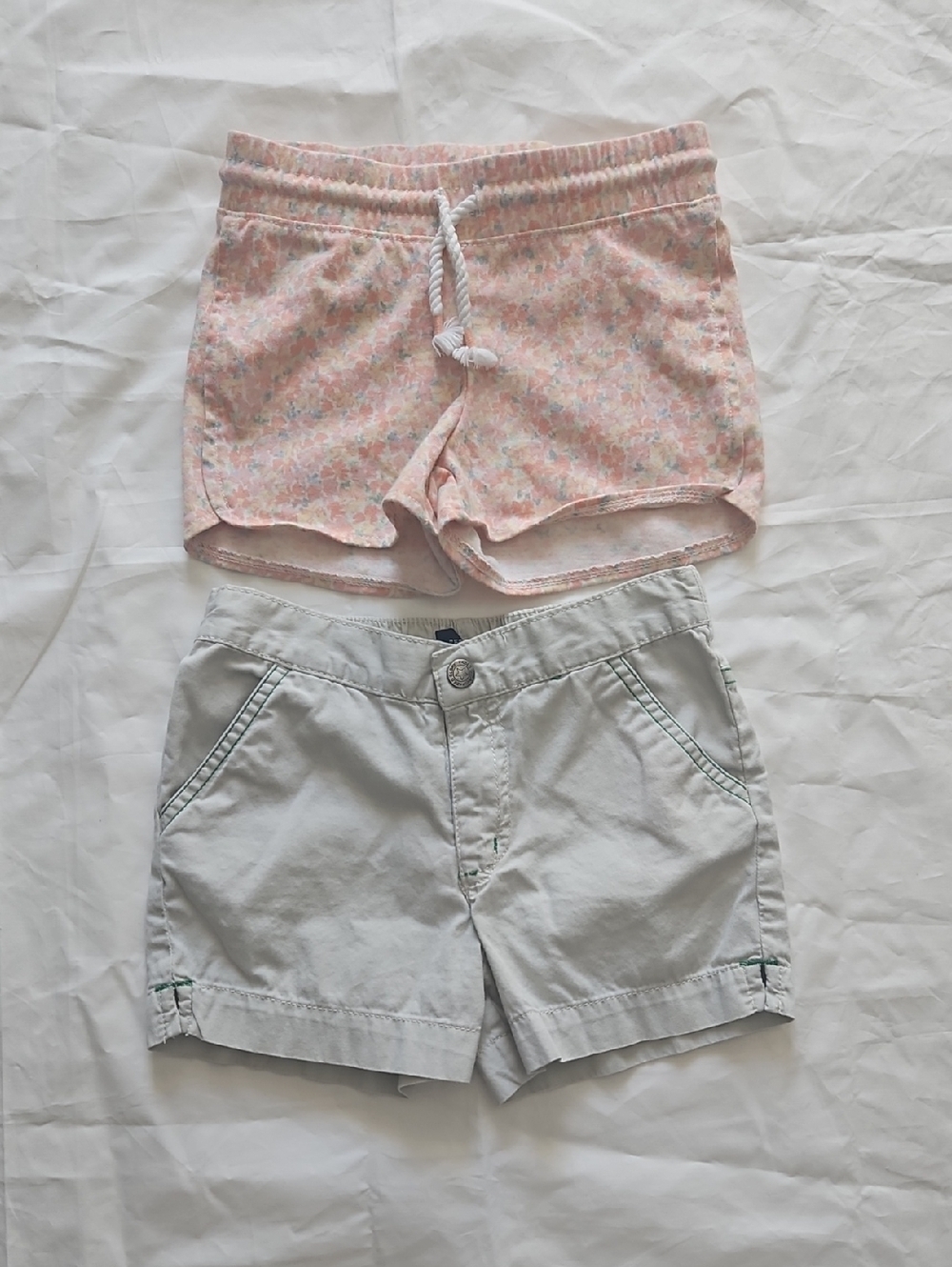 2 Shorts Girl's Faded Glory Twill Shorts & OshKosh Floral Shorts Size 4